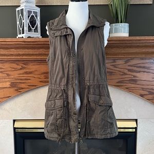 YMI Collection Women's Olive Faux Fur Lined Utility‎ Vest Sz. L